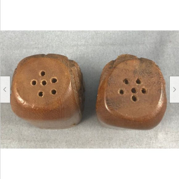 Set of 2 Vintage Carved Solid Wood Tiki Salt & Pepper Shakers Luau Hawai Bar 3" - Picture 2 of 6